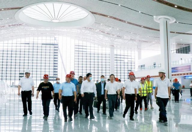 中国铁路成都局集团有限公司周荣一行莅泸调研绵泸高铁内自泸段开通工作，开展党史学习教育(图2)