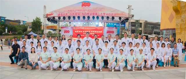 【服务群众】厉害了，这些专家把医院“搬”到了商场(图22)