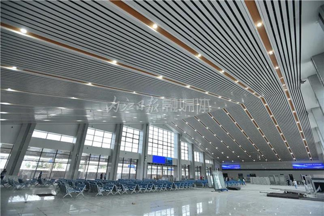 “浓墨泼彩”的一笔!绵泸高铁内江东站终于显露山水(图4) “浓墨泼彩”的一笔!绵泸高铁内江东站终于显露山水(图4)