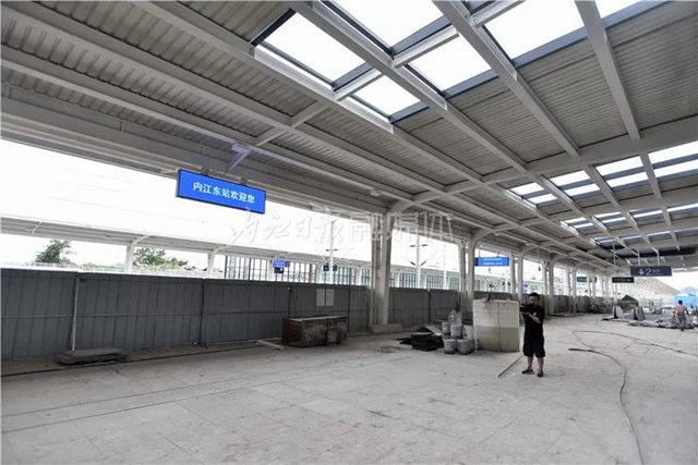 “浓墨泼彩”的一笔!绵泸高铁内江东站终于显露山水(图5) “浓墨泼彩”的一笔!绵泸高铁内江东站终于显露山水(图5)