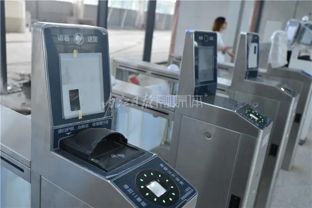 “浓墨泼彩”的一笔!绵泸高铁内江东站终于显露山水(图6) “浓墨泼彩”的一笔!绵泸高铁内江东站终于显露山水(图6)