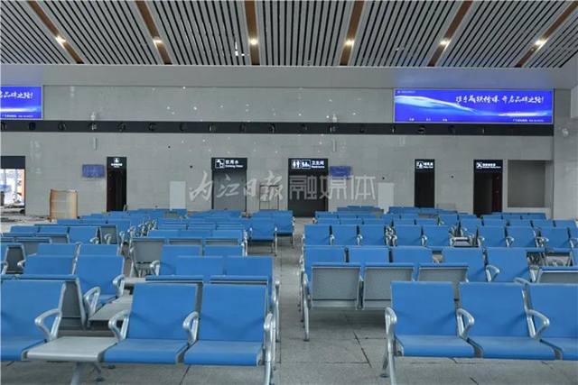 “浓墨泼彩”的一笔!绵泸高铁内江东站终于显露山水(图7) “浓墨泼彩”的一笔!绵泸高铁内江东站终于显露山水(图7)