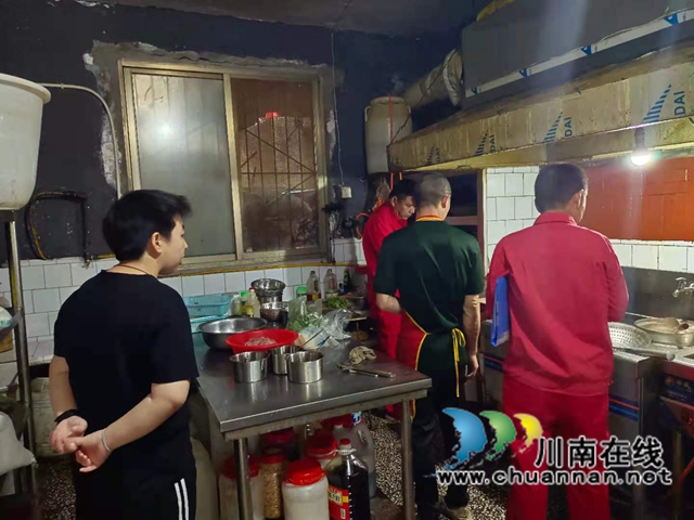 泸县立石镇开展燃气安全专项检查(图2)