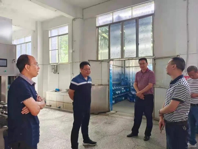 铁心、铁腕、铁面孔、铁作风!泸州市监5天排查隐患929个(图1) 铁心、铁腕、铁面孔、铁作风!泸州市监5天排查隐患929个(图1)