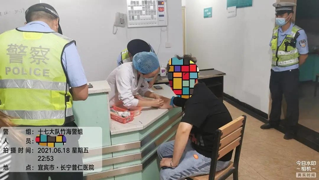 女司机开车被老公嫌弃速度慢，刚换座位就被宜宾交警拦下！原因……(图2)