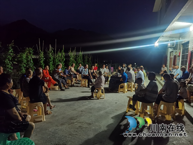 古蔺县大寨苗族乡：群众课堂“接地气”，坝坝会上讲安全(图1)