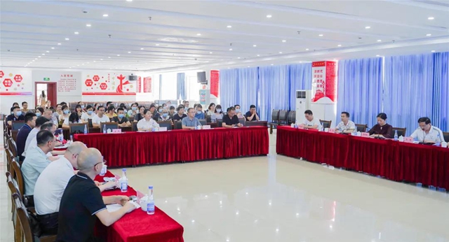 西南医大附院医疗集团兴文医院授牌仪式正式举行(图1)