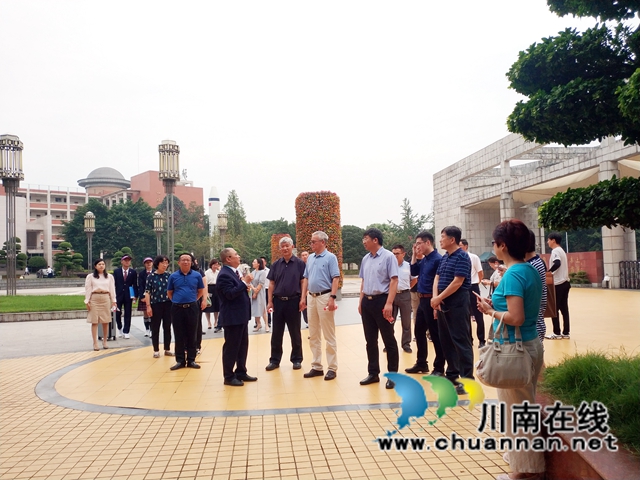 民建清华大学委员会莅泸考察(图3)