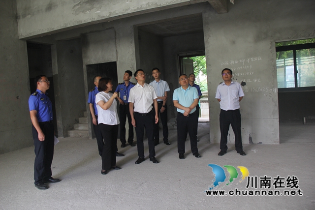 刘利军督导泸县生态环保和违建治理工作(图1)