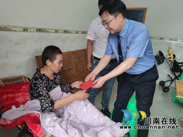 曾一洴、陈枫到泸县百和镇开展“七一”节前困难党员慰问(图3)