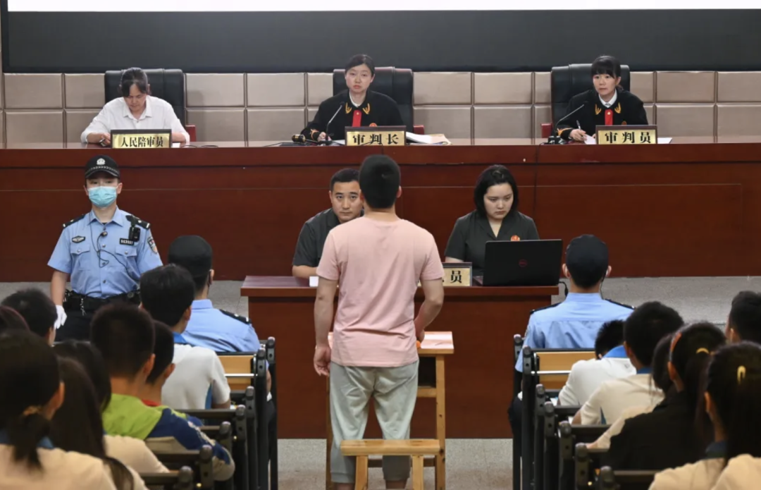 严厉打击毒品犯罪！泸州法院集中宣判毒品犯罪案件(图11)