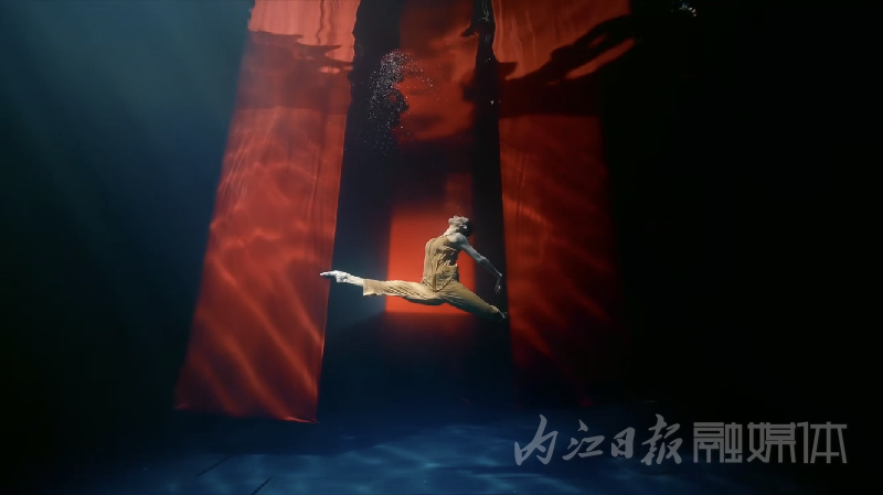 《红》，红了！内江妹子在水下表演的绝美舞蹈火爆出圈(图7)