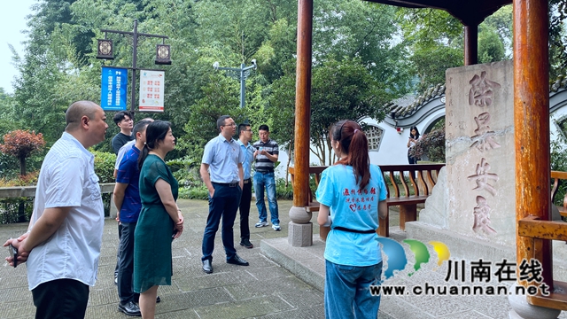 龙马潭区委统战部：行朱德故居，学百年党史(图1)