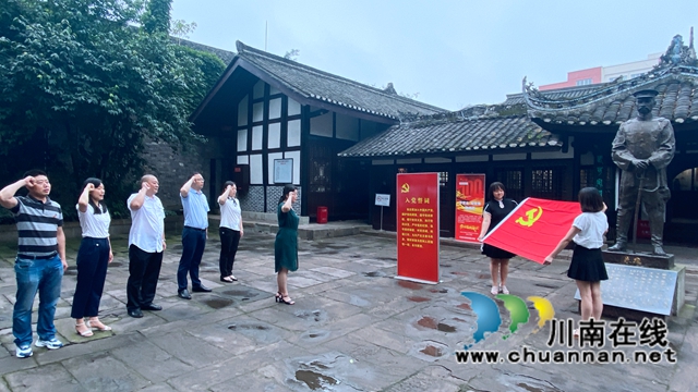 龙马潭区委统战部：行朱德故居，学百年党史(图2)