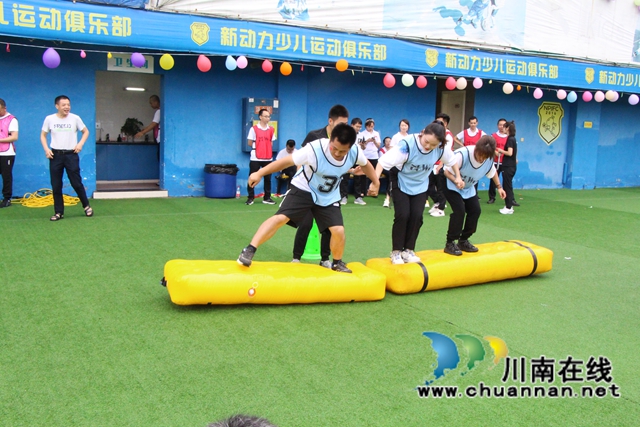 龙马潭区红星街道举办“中国梦·劳动美--坚定红色信仰 奋斗幸福人生”产业工人运动会(图5)