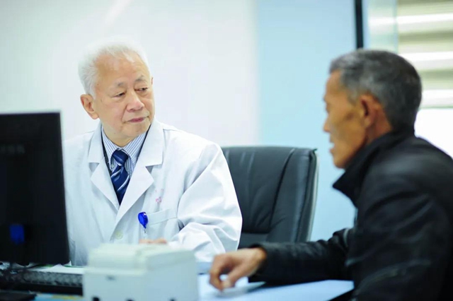 今日18：30！四川电视台带您走进“忠山”，讲述西南医大附院传奇！(图3)