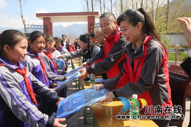 一颗红心永向党!中国沈酒永远跟党走的故事(图30) 一颗红心永向党!中国沈酒永远跟党走的故事(图30)