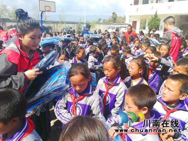 一颗红心永向党!中国沈酒永远跟党走的故事(图32) 一颗红心永向党!中国沈酒永远跟党走的故事(图32)