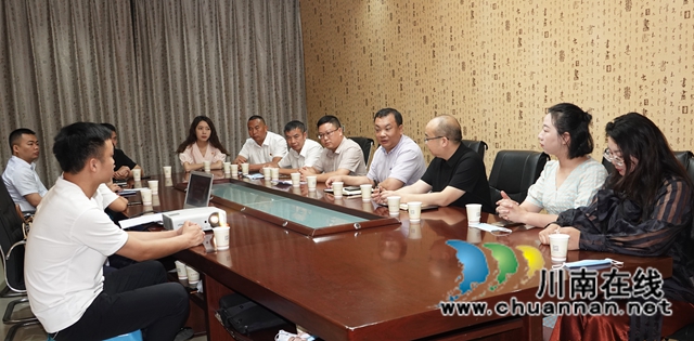 古蔺县新联会捐资2万元为大村镇赞台街村安装路灯(图5)