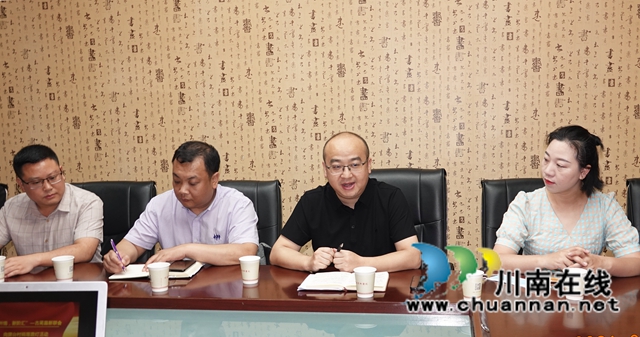 古蔺县新联会捐资2万元为大村镇赞台街村安装路灯(图6)
