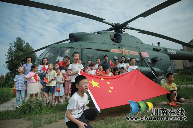 纳溪区：巧手凝聚爱国情，革命故事跃纸上(图1)