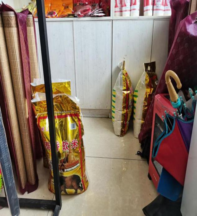 泸州市食品安全“红黑榜”(第五期)(图13) 泸州市食品安全“红黑榜”(第五期)(图13)