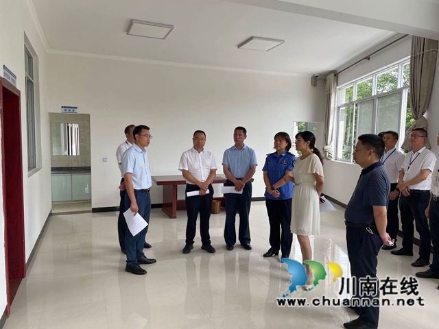 泸州市委编办、市城市管理行政执法局调研泸县云龙镇综合行政执法改革试点工作(图1) 泸州市委编办、市城市管理行政执法局调研泸县云龙镇综合行政执法改革试点工作(图1)