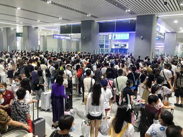 绵泸高铁开通运营一周，泸州站客流高峰到发量超万人！(图3)