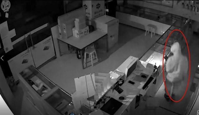 泸州“名”盗落网,专盗名烟名酒等贵重物品!(图3) 泸州“名”盗落网,专盗名烟名酒等贵重物品!(图3)