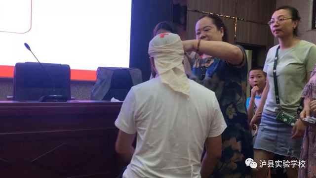 应急救护,为生命保驾护航 ——泸县实验学校开展2021年红十字救护员培训(图6) 应急救护,为生命保驾护航 ——泸县实验学校开展2021年红十字救护员培训(图6)
