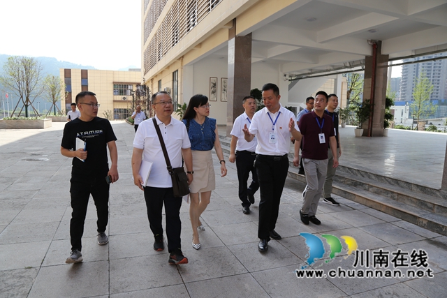 泸州市委统战部到古蔺金兰高中调研市民族团结进步示范单位创建工作(图13)