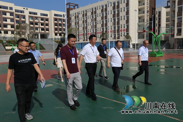泸州市委统战部到古蔺金兰高中调研市民族团结进步示范单位创建工作(图11)