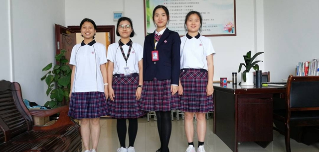 全国仅35名！泸县二中张诗语成为泸州首位女空军飞行学员(图1)