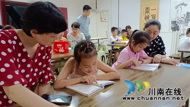 龙马潭区红星街道天立社区开展“快乐阅读 亲密无间”亲子阅读活动(图3)