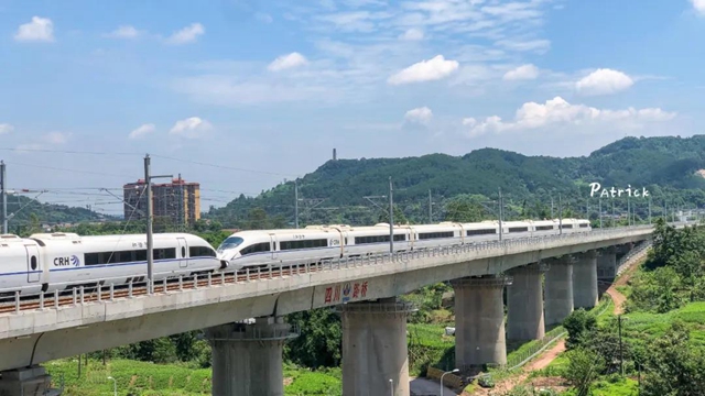 日客流量最高1.5万+!泸州高铁站:买票请早!(图4) 日客流量最高1.5万+!泸州高铁站:买票请早!(图4)