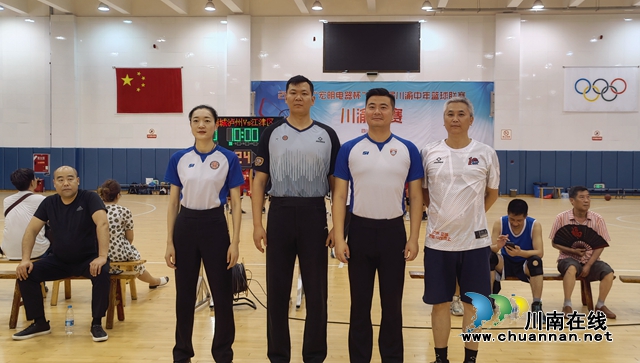川渝中年篮球赛亮剑泸州：老将不输青春，打造自我快意的篮球江湖(图3)