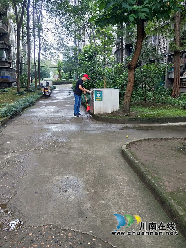 龙马潭区审计局开展“学史力行 助力国卫迎复审”为民办实事志愿服务活动(图4)