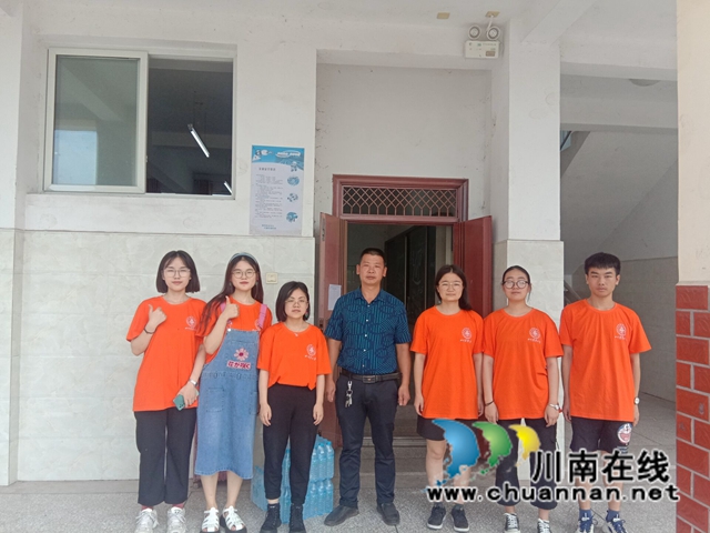 泸县云龙镇开展“净土振兴，微笑乡村”大型支农支教公益活动(图3)