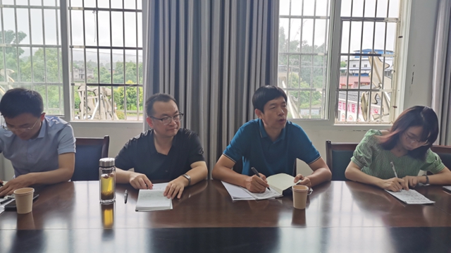 农业农村部调研泸州市生猪生产和重大动物疫病防控工作(图1) 农业农村部调研泸州市生猪生产和重大动物疫病防控工作(图1)