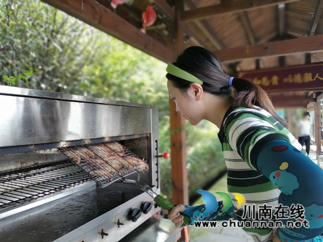 泸县方洞镇：大头虾初长成，放钓上市生意好(图8)