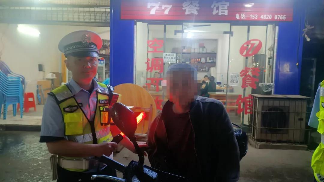 男子酒后报警：我的车开到田里面去了，叙永公安开出千元罚单！(图4)