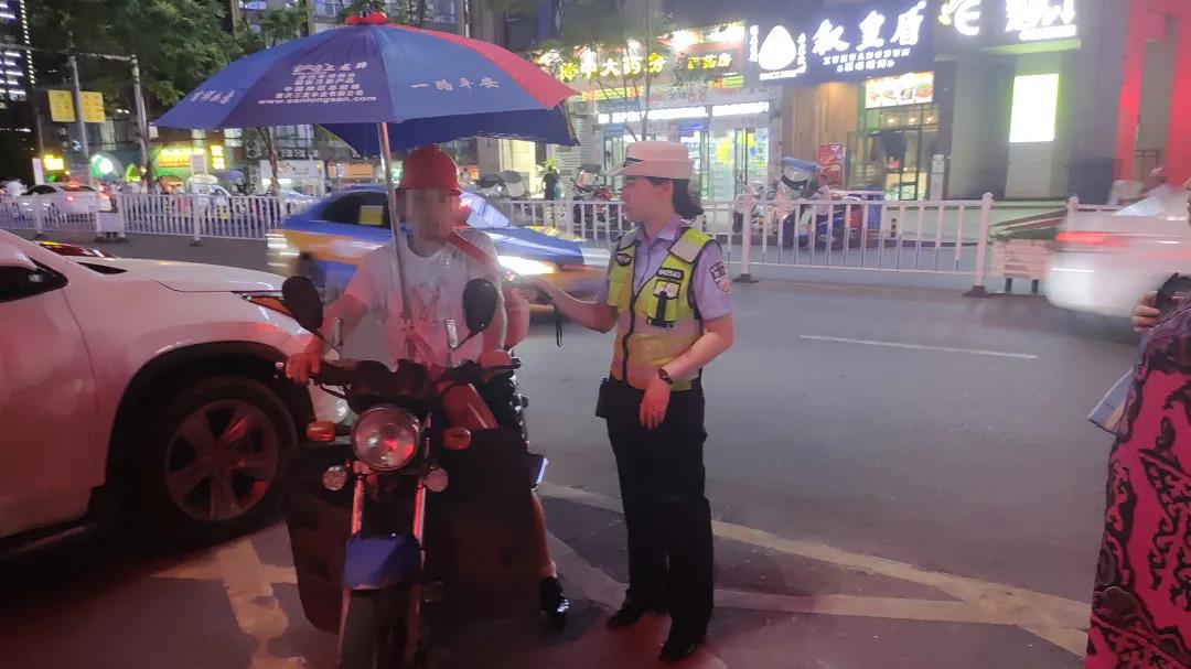 男子酒后报警：我的车开到田里面去了，叙永公安开出千元罚单！(图5)