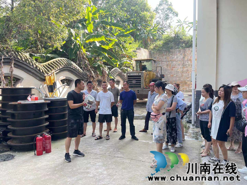 泸县环境卫生管理所开展消防应急演练(图1)