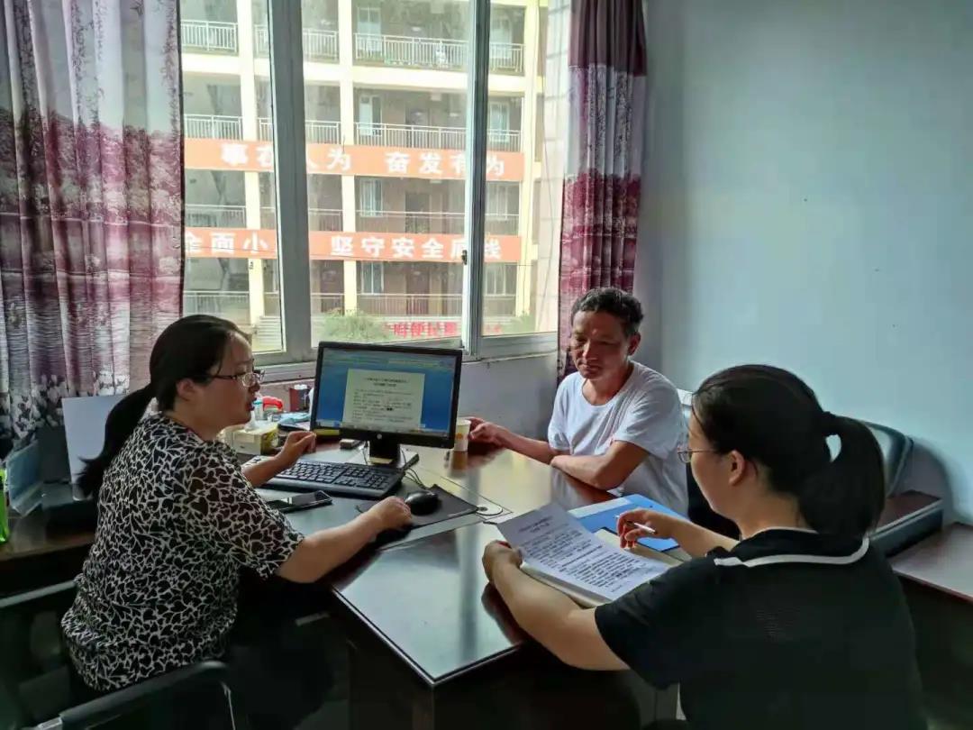 儿子收到了录取通知书，他收到这样一条提醒短信(图6)