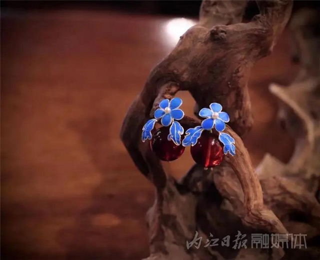 哇！原来“后宫娘娘们”戴的饰品是这样来的，内江这位姑娘就会做！(图10)