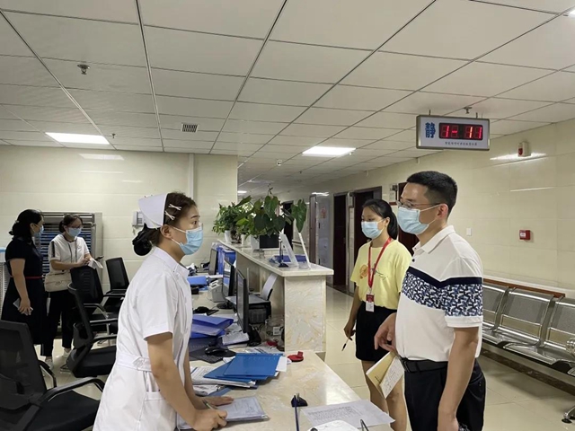 【疫情防控】外防输入，内防反弹！合江县中医医院紧急召开疫情防控工作会(图4)