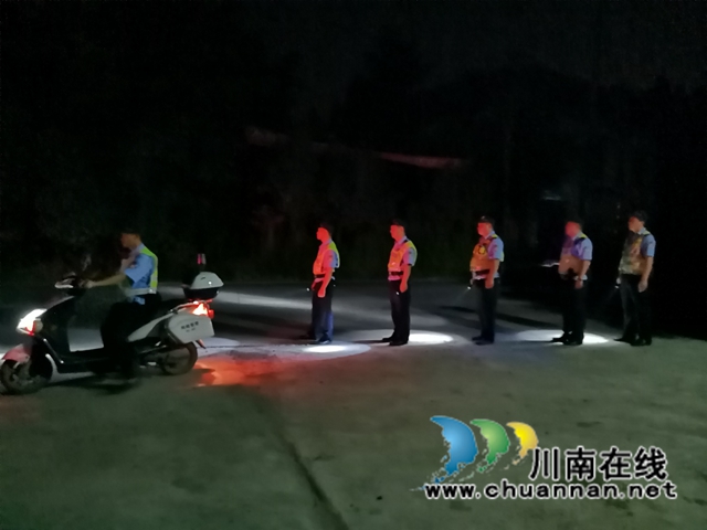 点亮“乡村平安灯”  泸县云龙镇组织常态化夜间安全巡逻(图3)