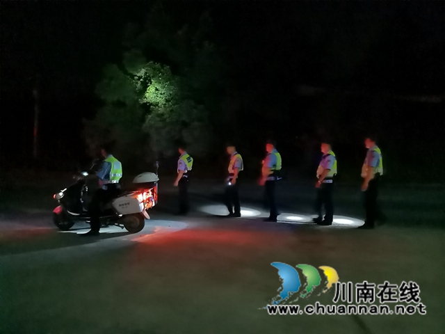 点亮“乡村平安灯”  泸县云龙镇组织常态化夜间安全巡逻(图4)