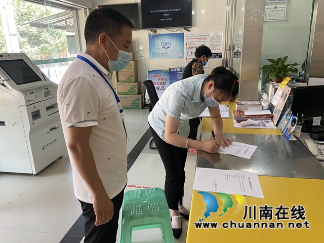 泸县百和镇组织开展重点场所疫情防控宣传指导(图3)