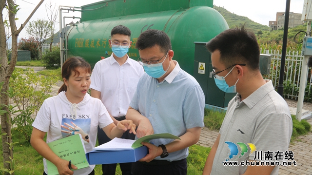 古蔺县法院院长汪小川到椒园镇督导疫苗接种、生态环保、森林防火、防汛减灾等工作(图1)